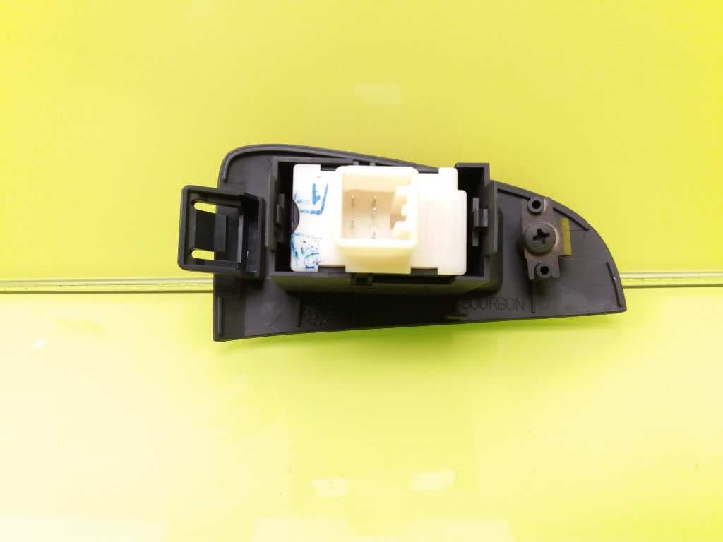 Mando elevalunas trasero izquierdo TOYOTA AVENSIS 4