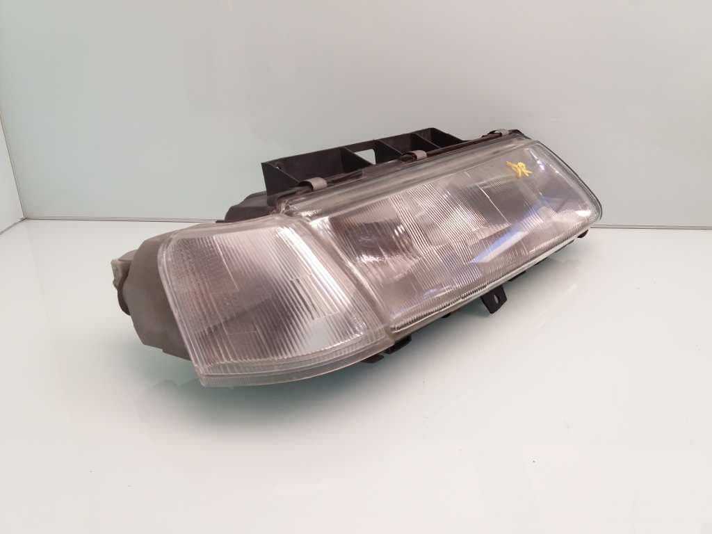Faro derecho CITROEN XANTIA BERLINA 3