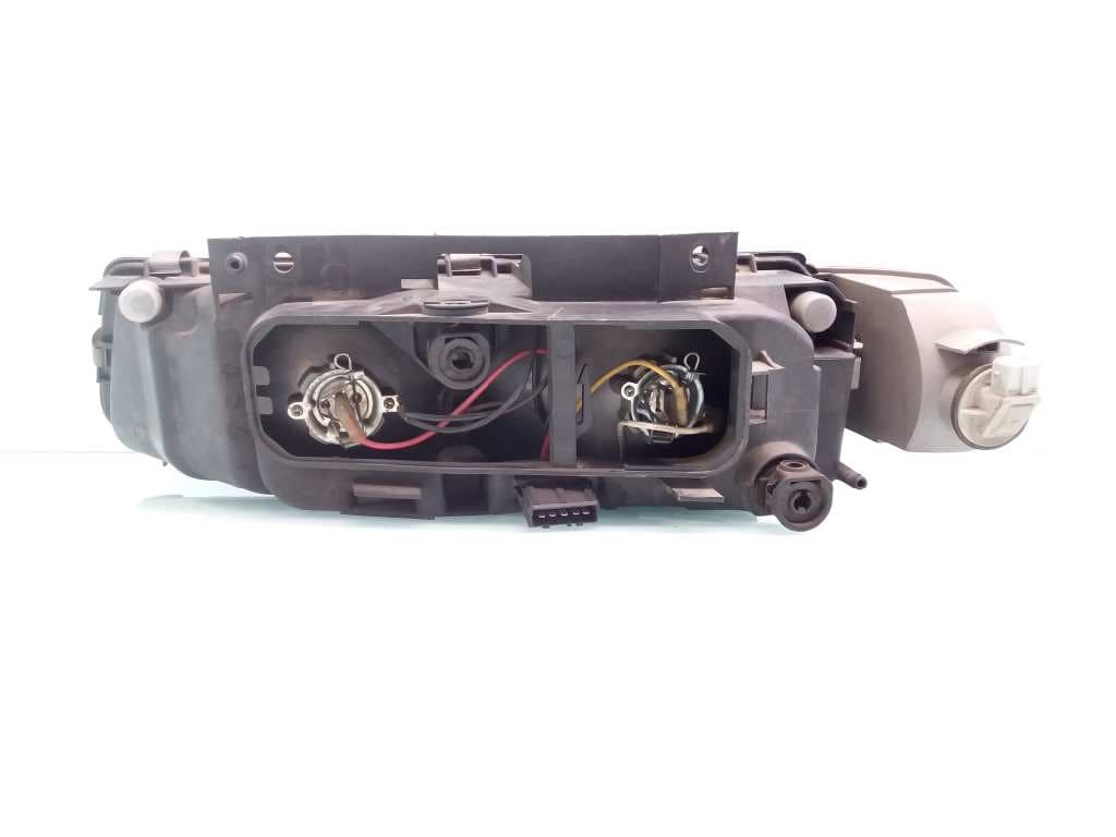 Faro derecho CITROEN XANTIA BERLINA 2