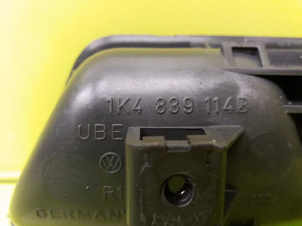 Maneta interior trasera derecha VOLKSWAGEN GOLF V BERLINA (1K1) 5