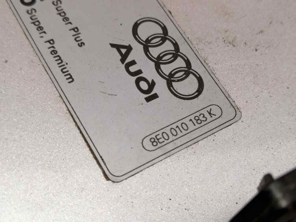 Tapa exterior combustible AUDI A4 BERLINA (8E) 2