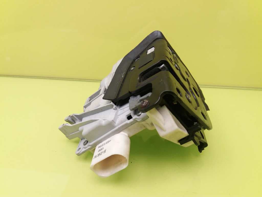 Cerradura puerta delantera derecha AUDI A3 (8P) 4