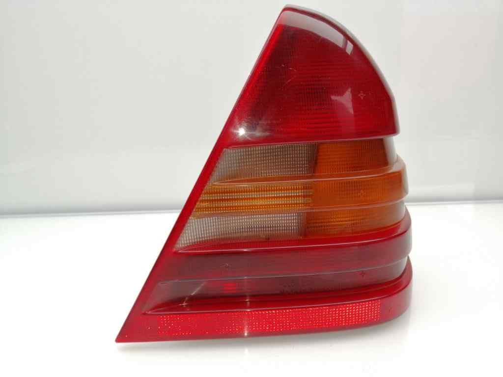 Piloto trasero derecho MERCEDES-BENZ CLASE C (W204) BERLINA