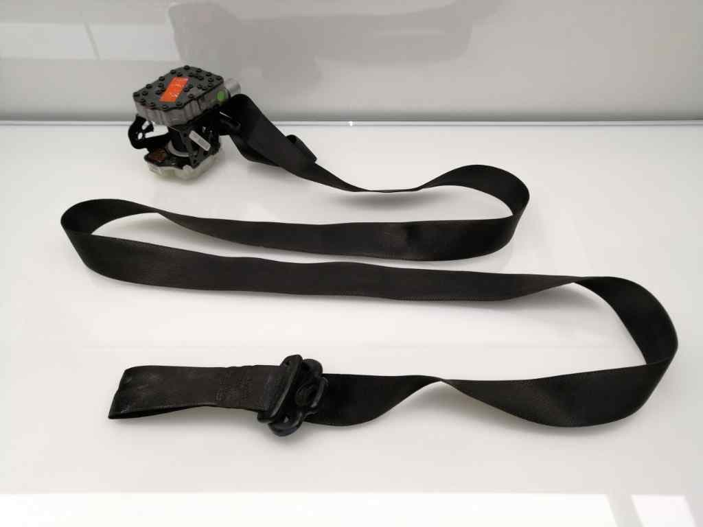 Cinturon seguridad delantero derecho MERCEDES-BENZ CLASE C (W204) BERLINA