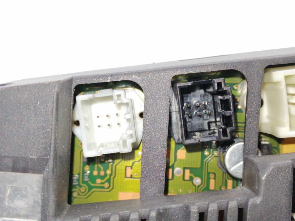 Recambio BMW SERIE 3 BERLINA (E90) ref. 64116956320 3