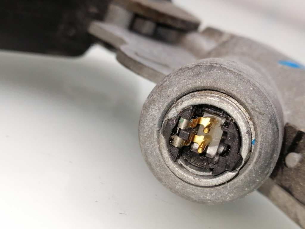 Recambio BMW X5 (E70) ref. 707338001 4