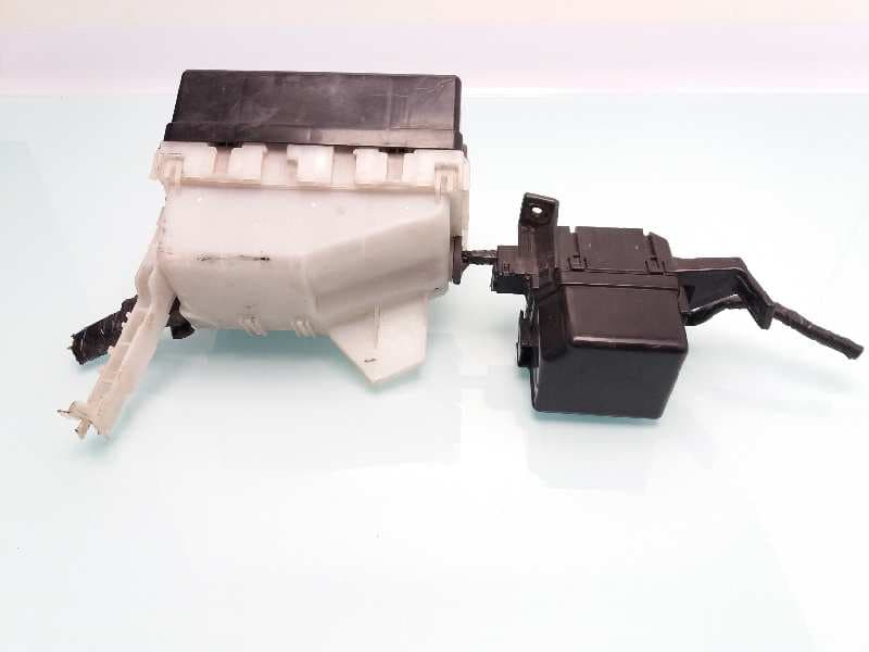 Caja reles / fusibles NISSAN X-TRAIL (T30) 2
