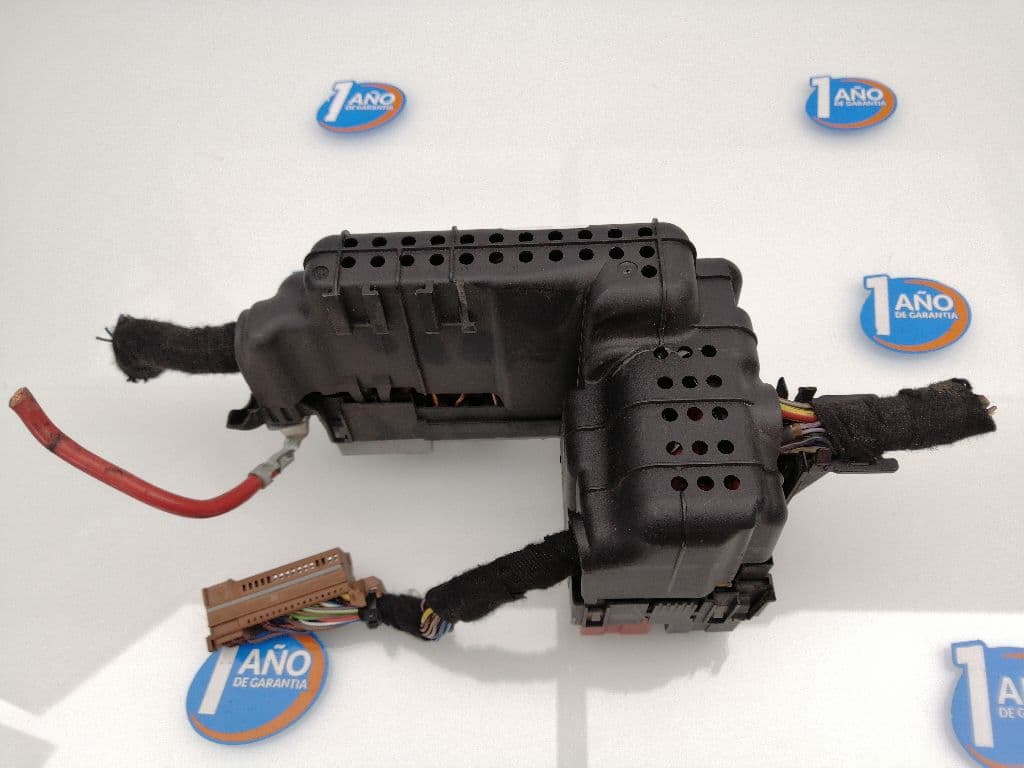 Caja reles / fusibles OPEL CORSA D 4
