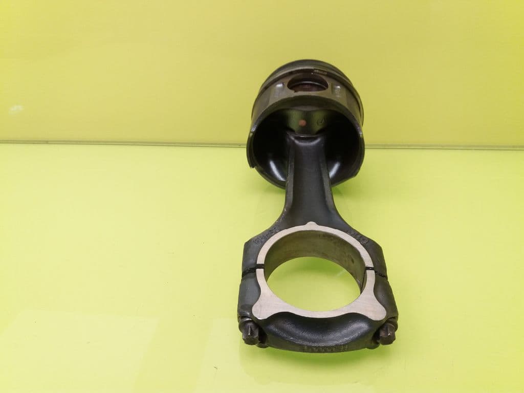 Piston MERCEDES-BENZ CLASE C (W203) BERLINA 3