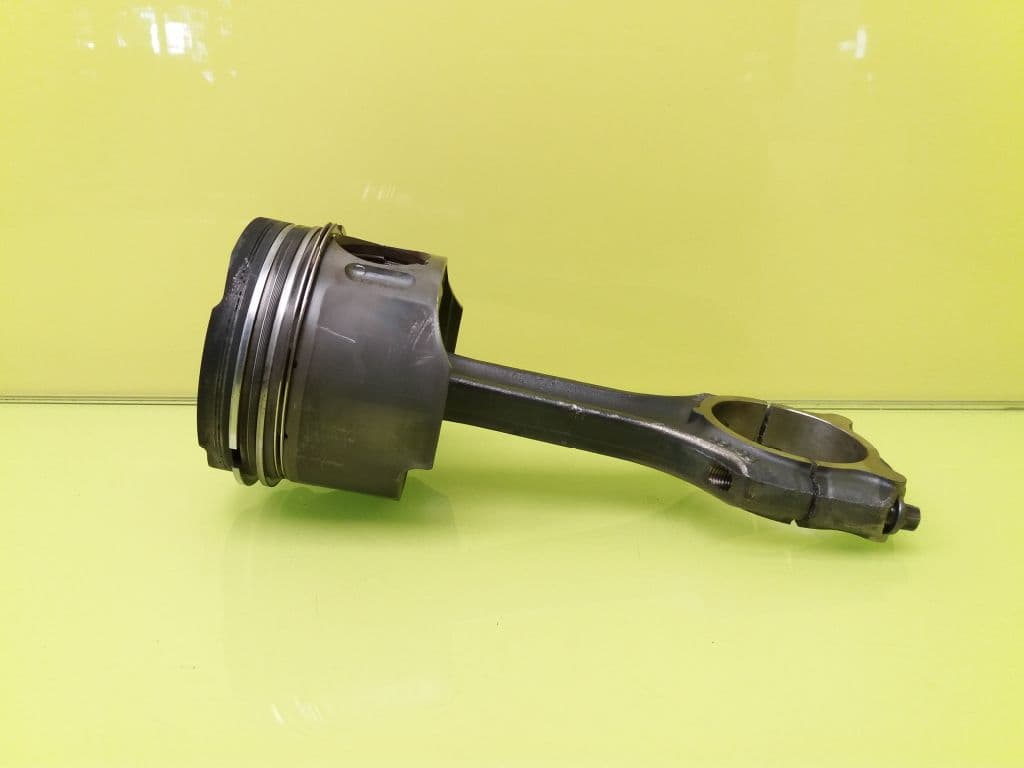 Piston MERCEDES-BENZ CLASE C (W203) BERLINA
