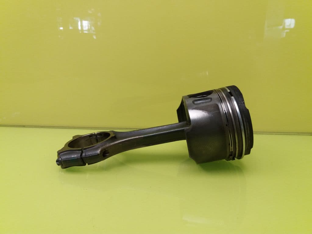 Piston MERCEDES-BENZ CLASE C (W203) BERLINA 5