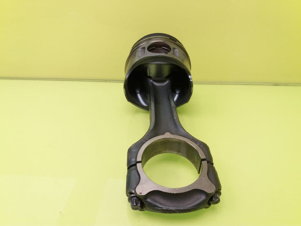 Piston MERCEDES-BENZ CLASE C (W203) BERLINA 4