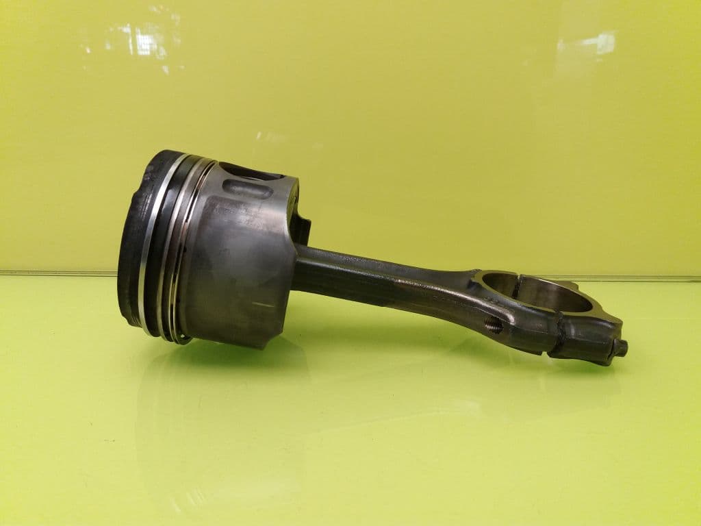 Piston MERCEDES-BENZ CLASE C (W203) BERLINA