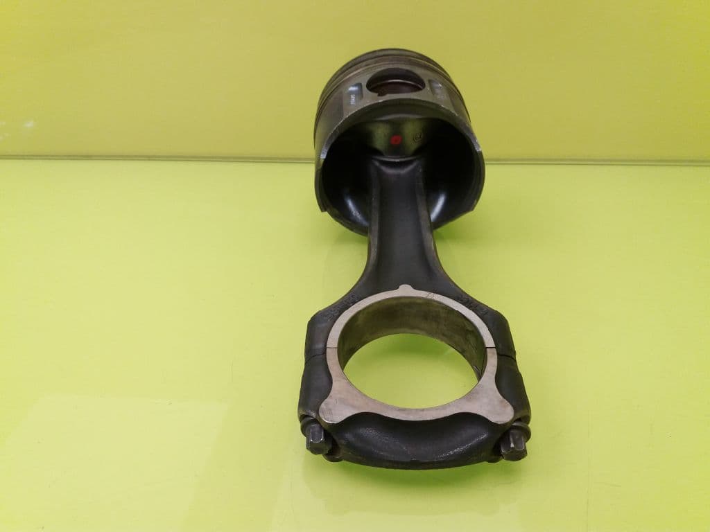 Piston MERCEDES-BENZ CLASE C (W203) BERLINA 3