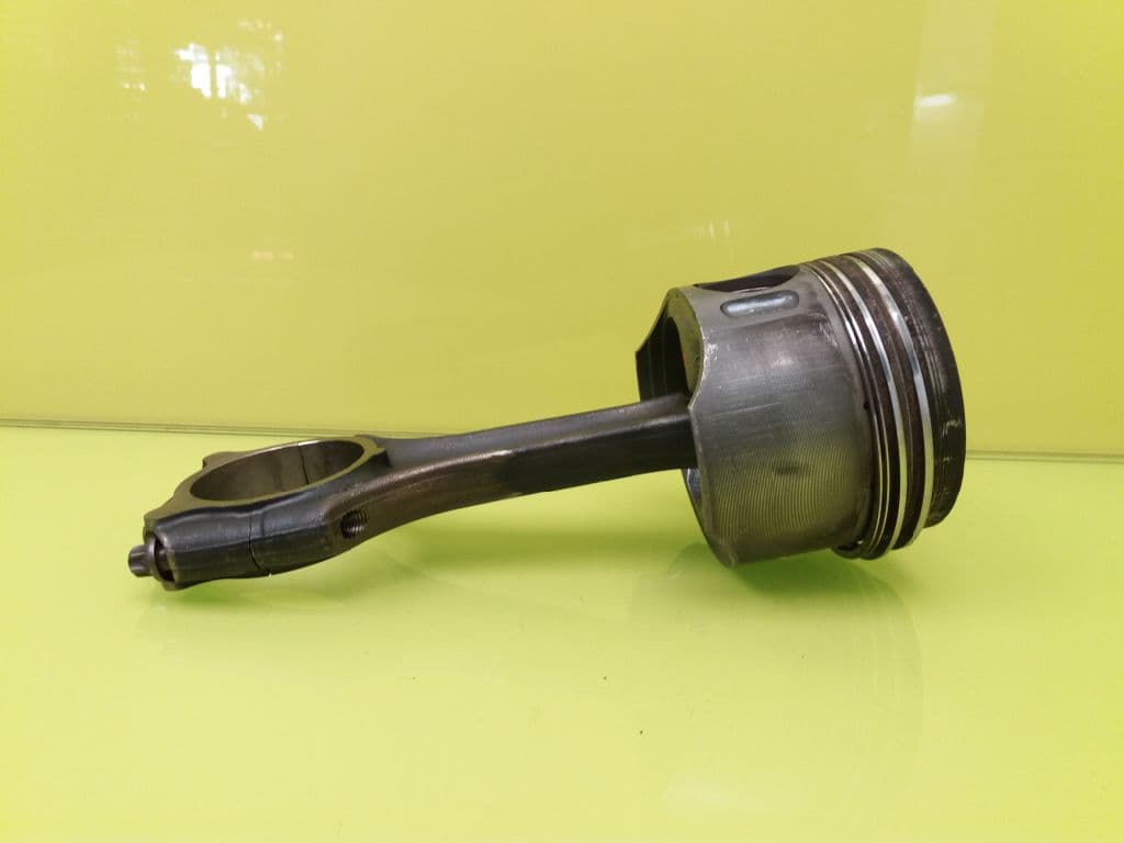 Piston MERCEDES-BENZ CLASE C (W203) BERLINA 2