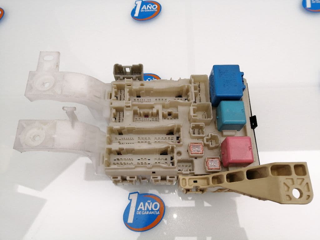 Caja reles / fusibles TOYOTA YARIS (NCP1/NLP1/SCP1)