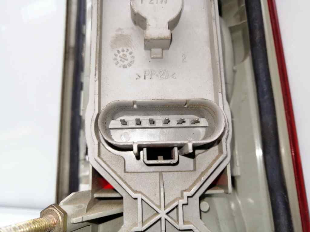 Piloto trasero izquierdo FORD TRANSIT CONNECT (TC7) 4
