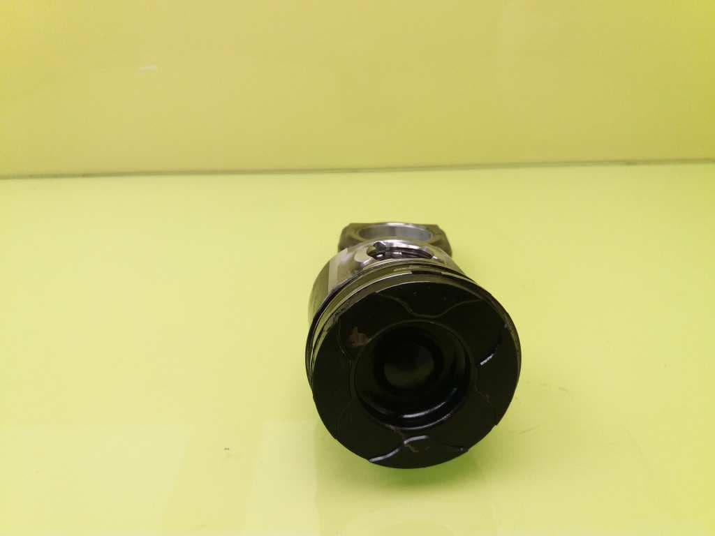 Piston CITROEN C4 COUPE 3