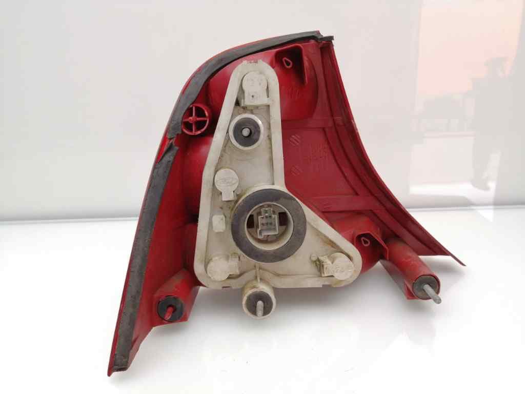 Piloto trasero derecho FORD FOCUS BERLINA (CAK) 4
