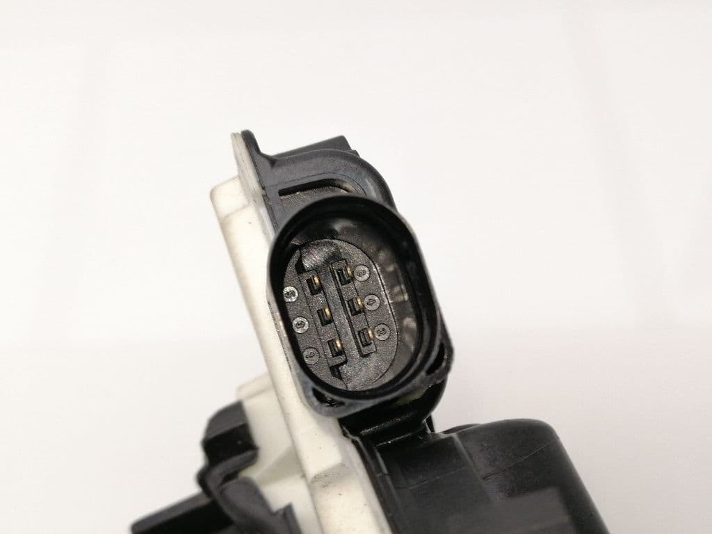 Cerradura puerta delantera derecha SKODA FABIA 5