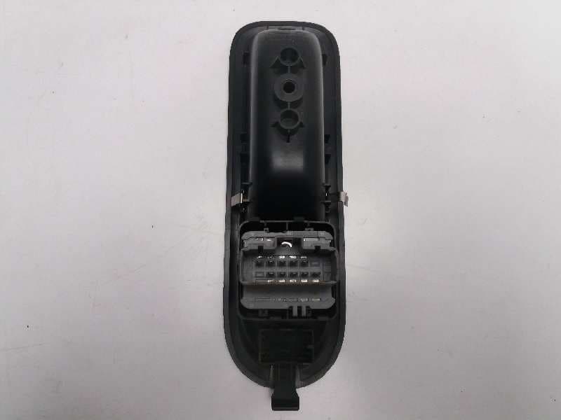 Mando elevalunas delantero izquierdo RENAULT CLIO III 4