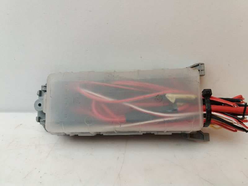 Caja reles / fusibles OPEL MERIVA 2