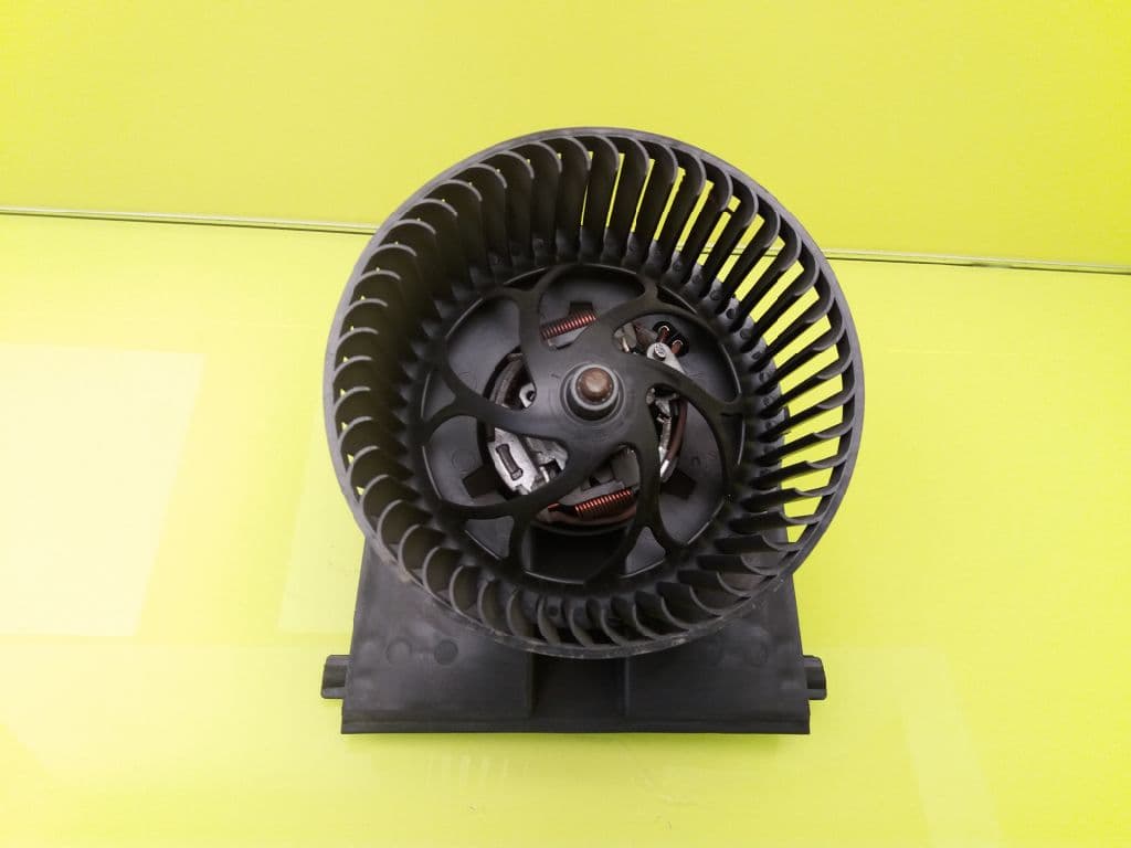 Motor calefaccion VOLKSWAGEN GOLF IV BERLINA (1J1)