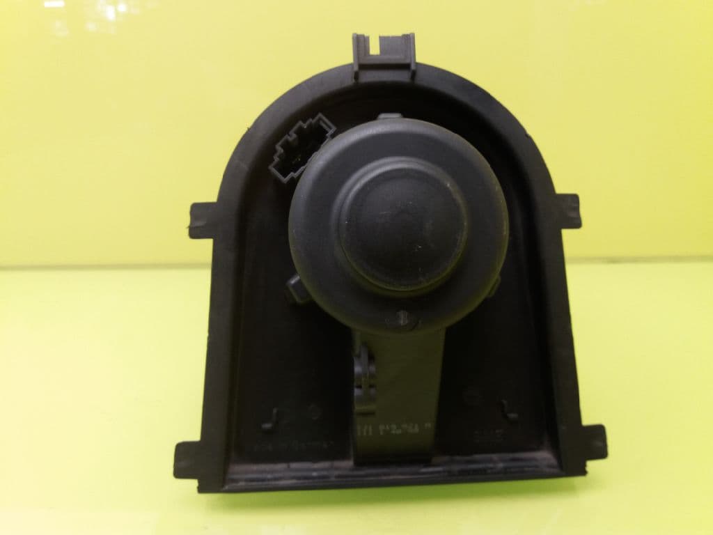 Motor calefaccion VOLKSWAGEN GOLF IV BERLINA (1J1) 2