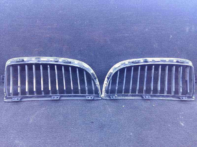 Rejilla delantera BMW SERIE 3 BERLINA (E46) 2
