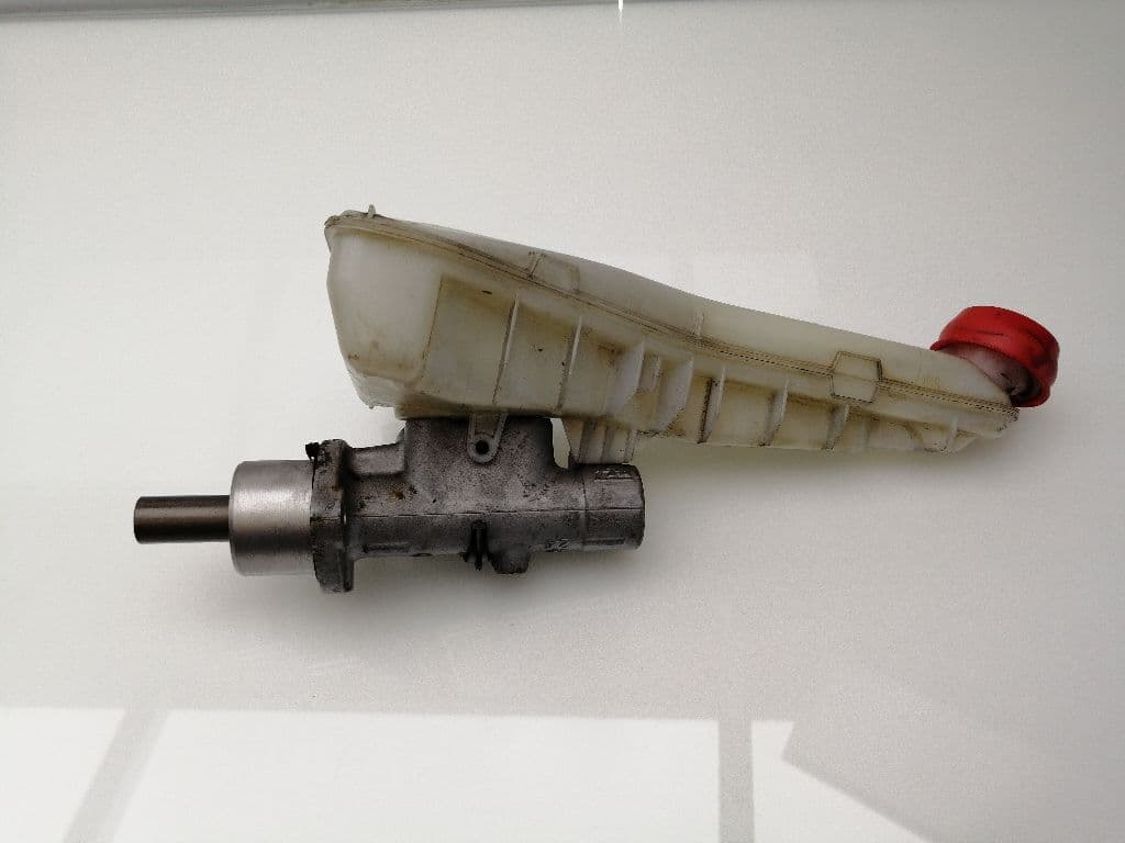 Bomba freno RENAULT CLIO III 4