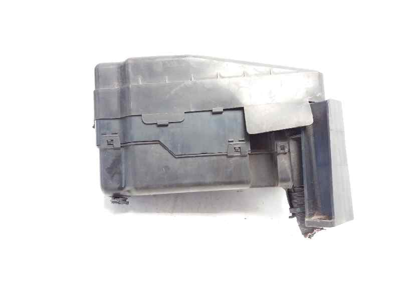 Caja reles / fusibles MITSUBISHI MONTERO (V60/V70) 3