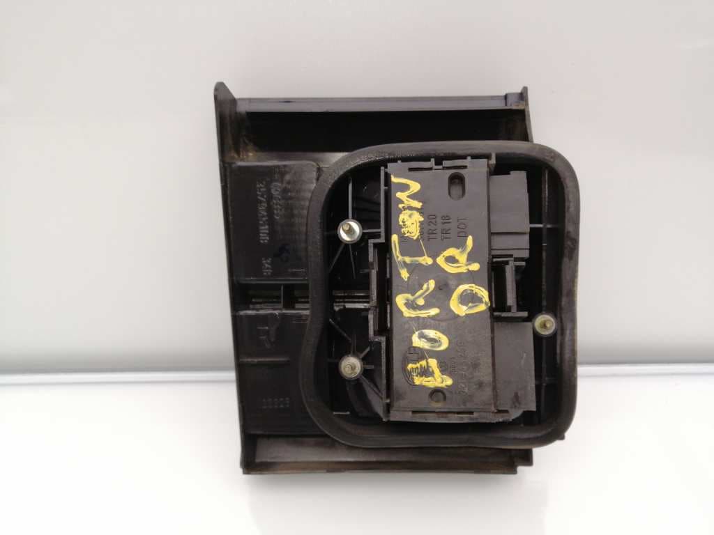 Piloto trasero derecho VOLKSWAGEN PASSAT (321/23/27/31) 4