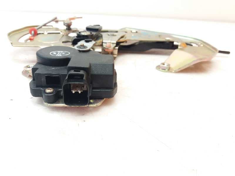 Cerradura puerta trasera derecha KIA CARNIVAL 3