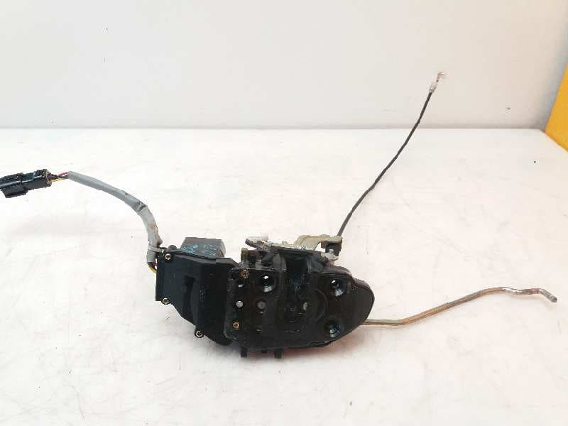 Cerradura puerta delantera derecha KIA CARNIVAL 2
