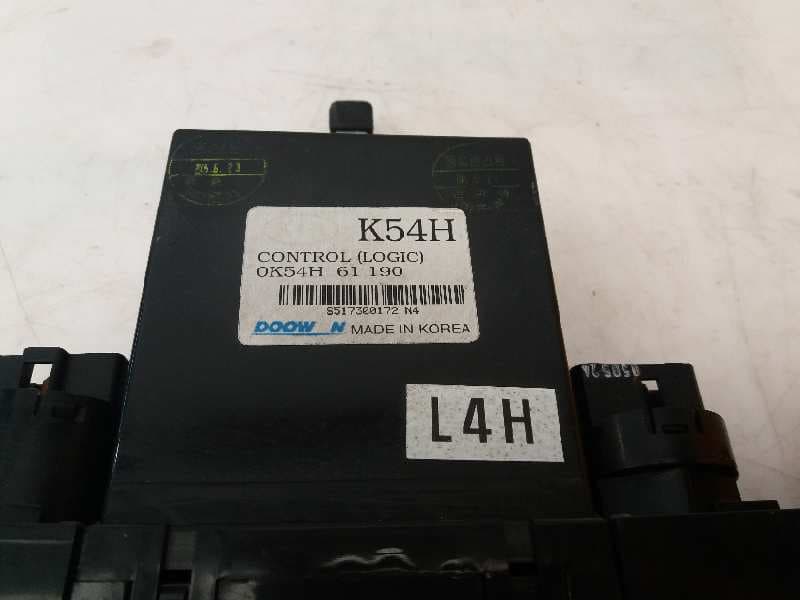 Recambio KIA CARNIVAL ref. OK54H61190 2