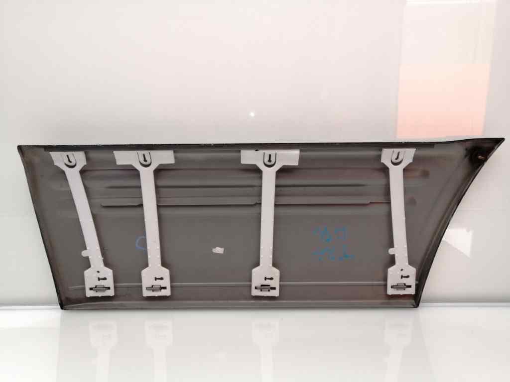 Plastico JEEP GR.CHEROKEE (WK) 2