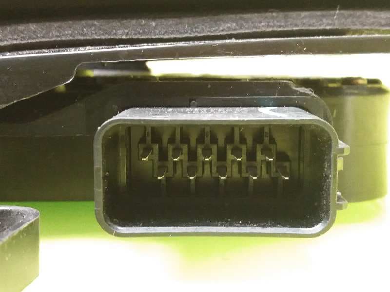 Cerradura puerta trasera izquierda FORD FOCUS 2