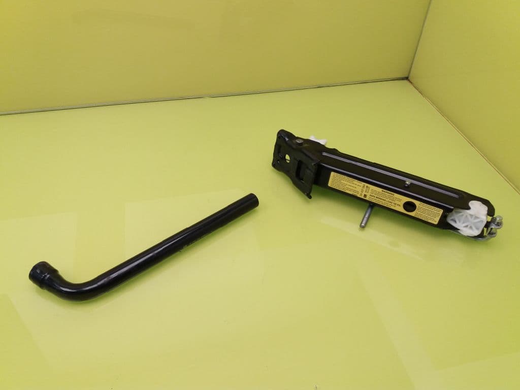 Soporte rueda repuesto OPEL CORSA C 2