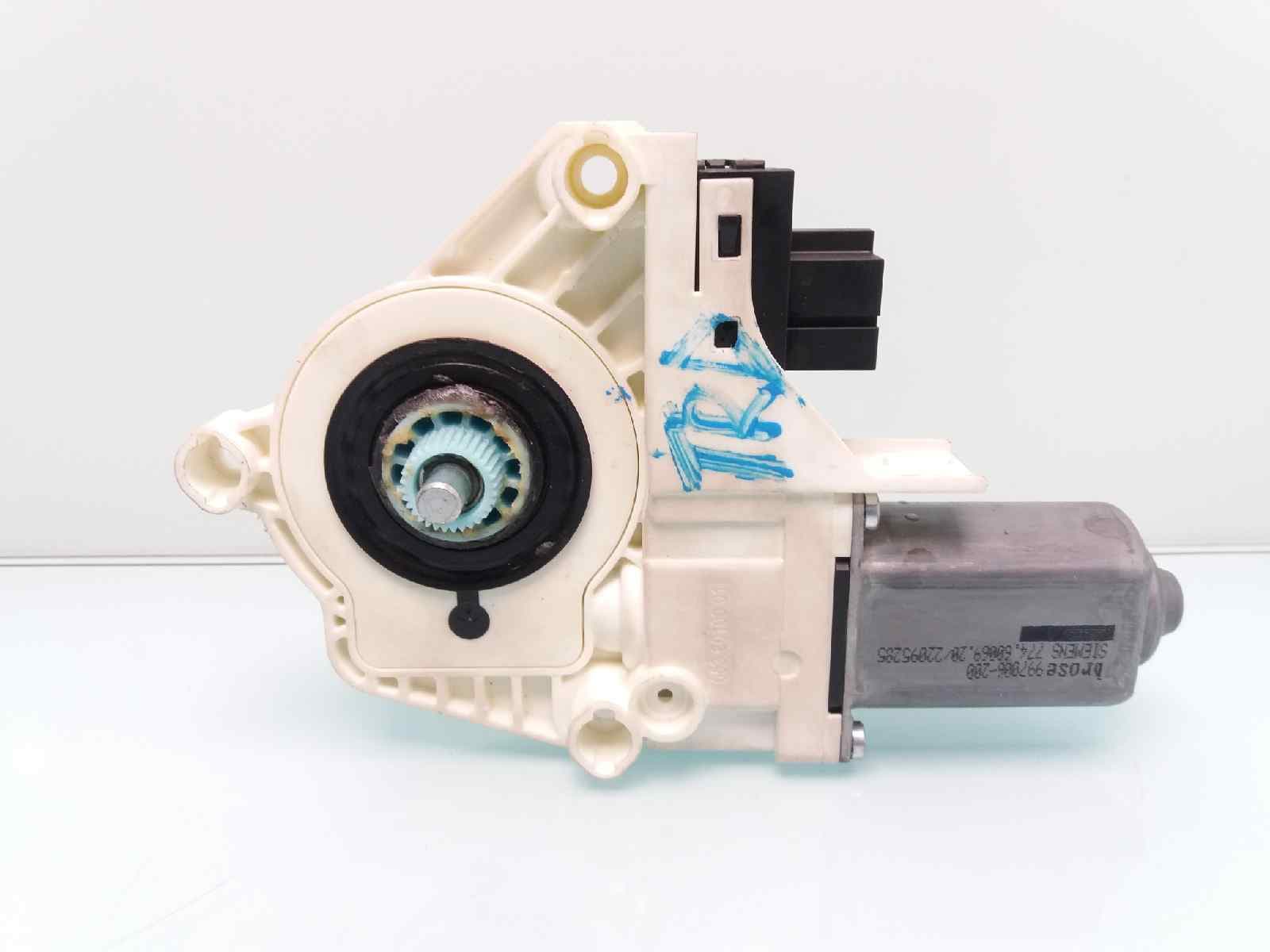 Motor elevalunas trasero derecho AUDI A6 BERLINA (4F2) 5