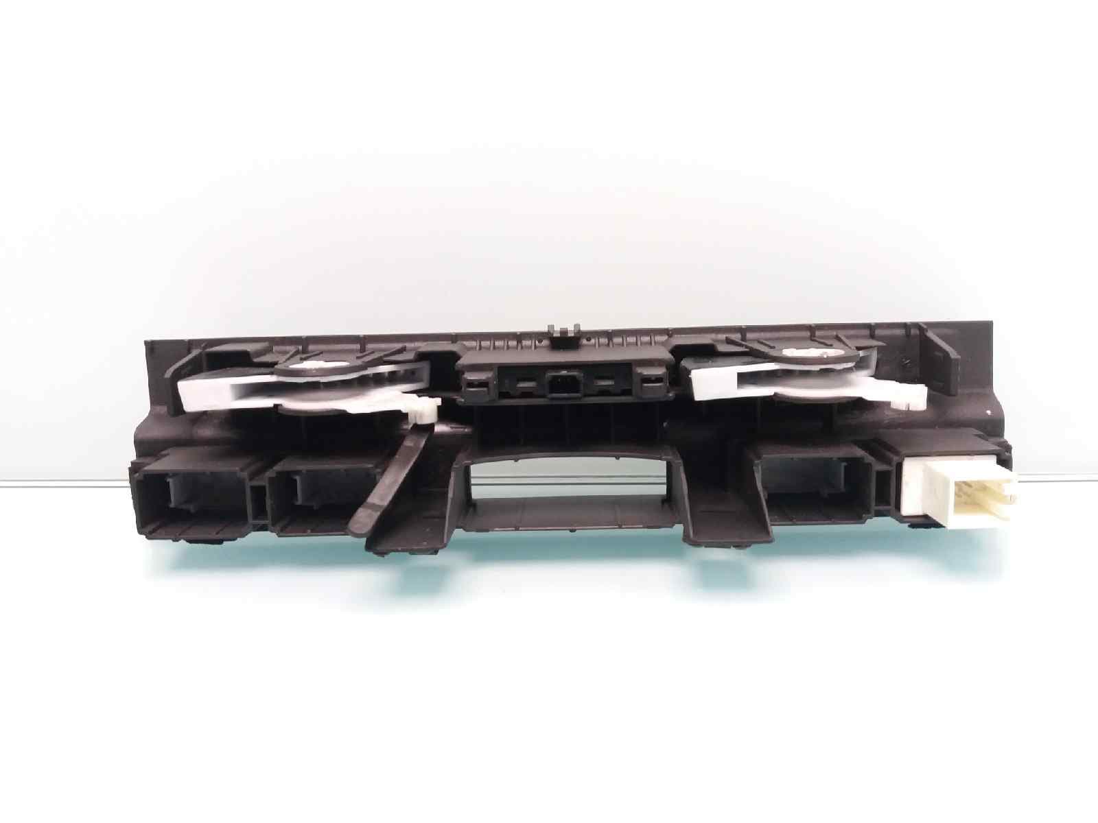 Plastico AUDI A6 BERLINA (4F2) 4