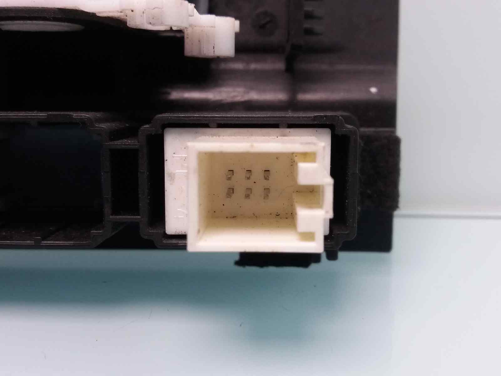 Plastico AUDI A6 BERLINA (4F2) 3
