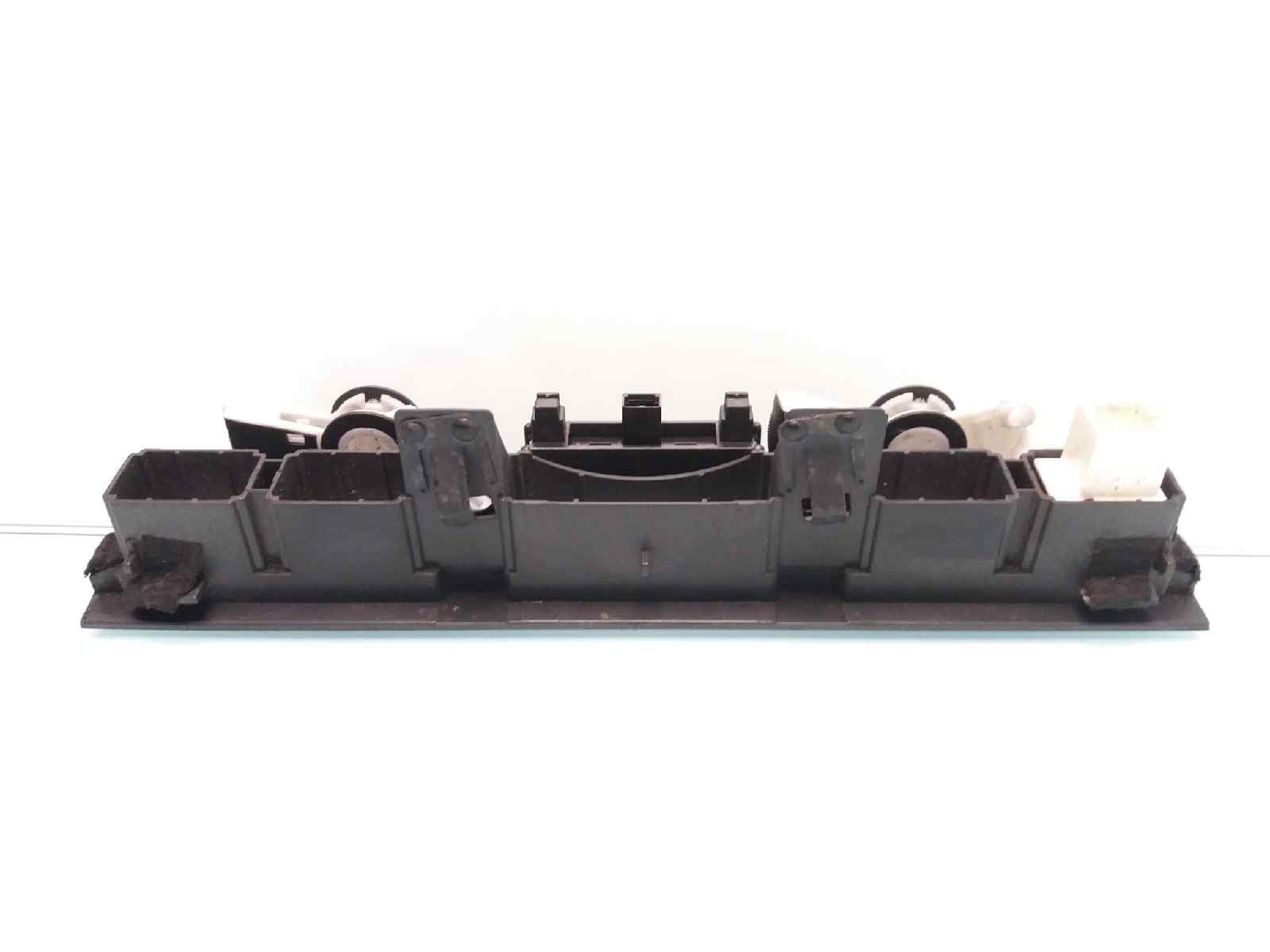 Plastico AUDI A6 BERLINA (4F2) 2