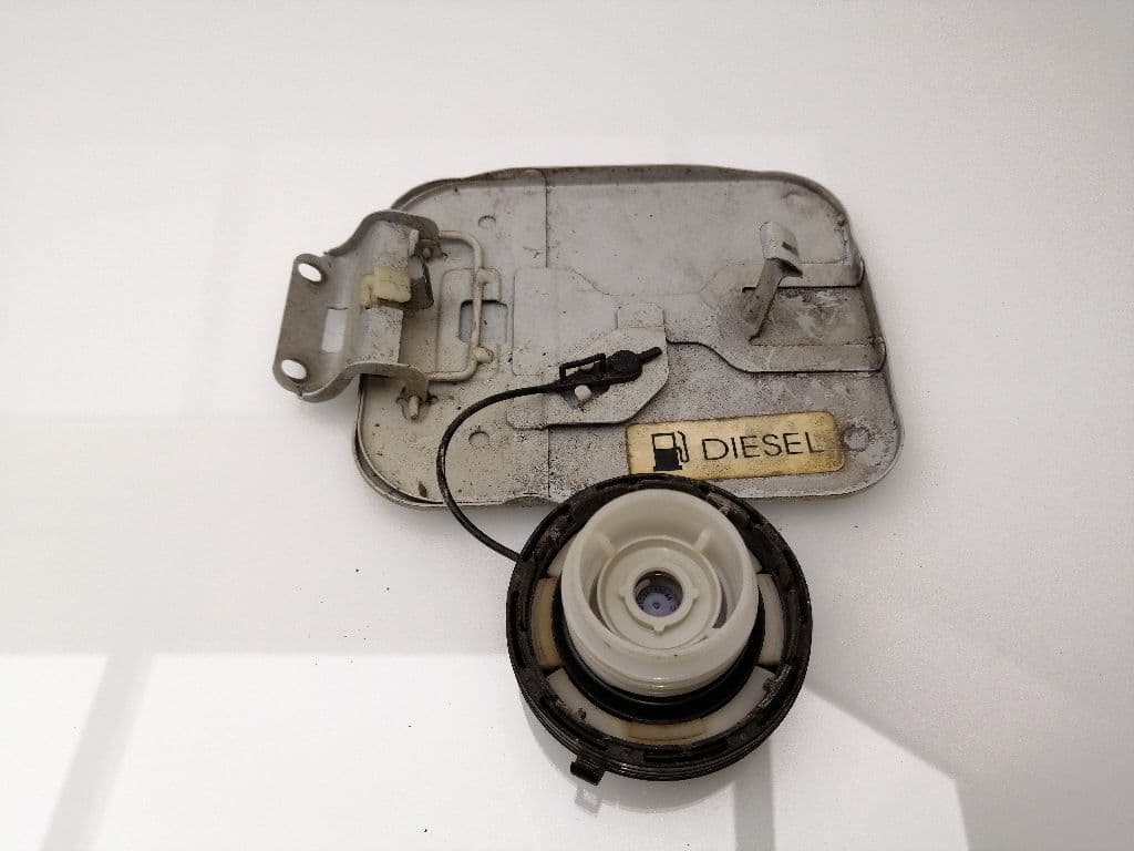Tapa exterior combustible SUZUKI SANTANA 2