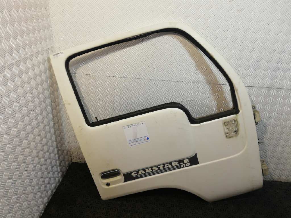 Puerta delantera derecha NISSAN CABSTAR E 3
