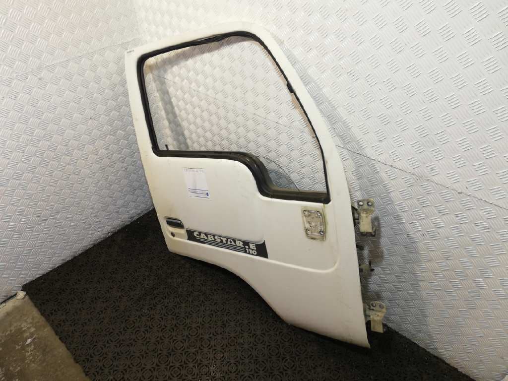 Puerta delantera derecha NISSAN CABSTAR E 2