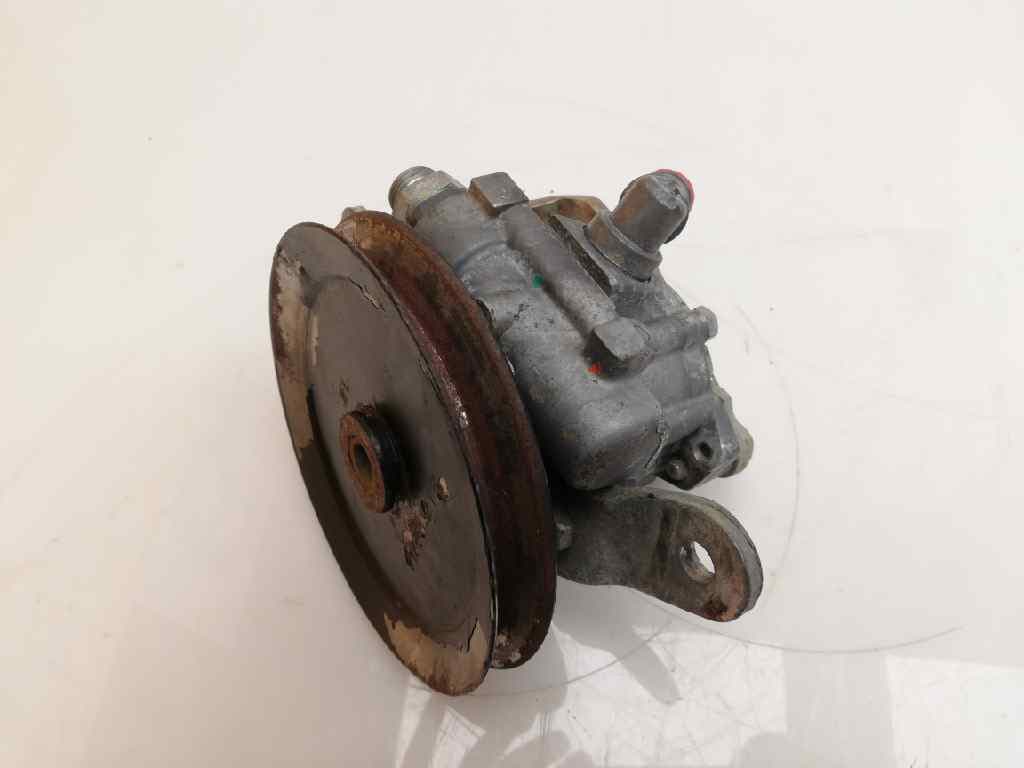 Bomba direccion NISSAN CABSTAR E 3