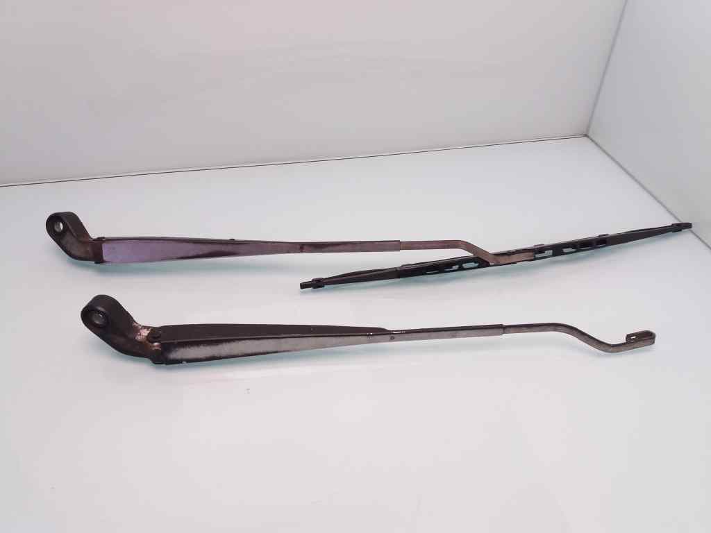 Brazo limpia delantero derecho NISSAN CABSTAR E