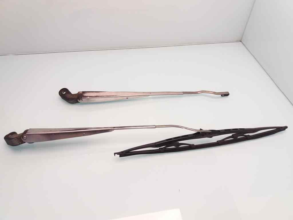 Brazo limpia delantero derecho NISSAN CABSTAR E 4