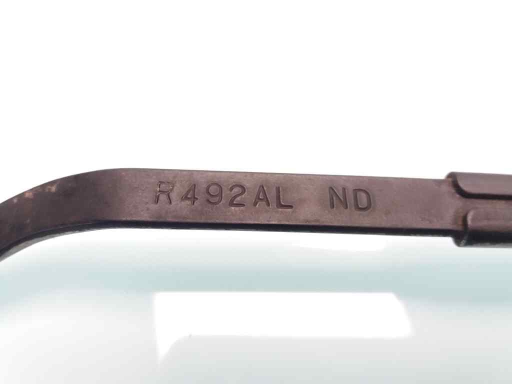 Brazo limpia delantero derecho NISSAN CABSTAR E 3
