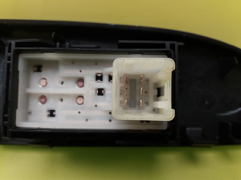 Mando elevalunas trasero izquierdo TOYOTA LAND CRUISER (J12) 5